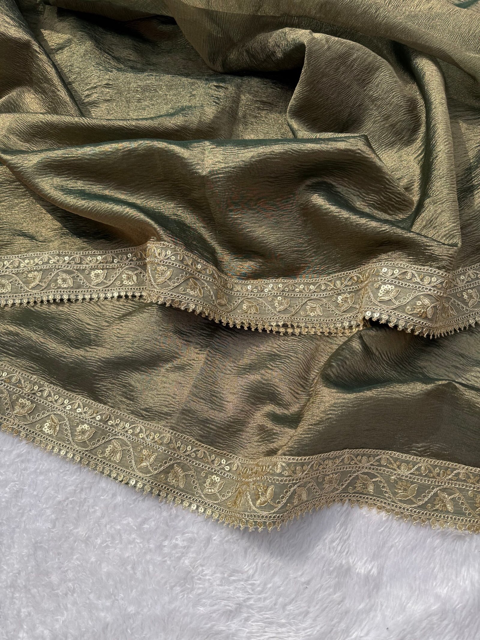 Banarasi tissue crushed saree with lace - Image 3