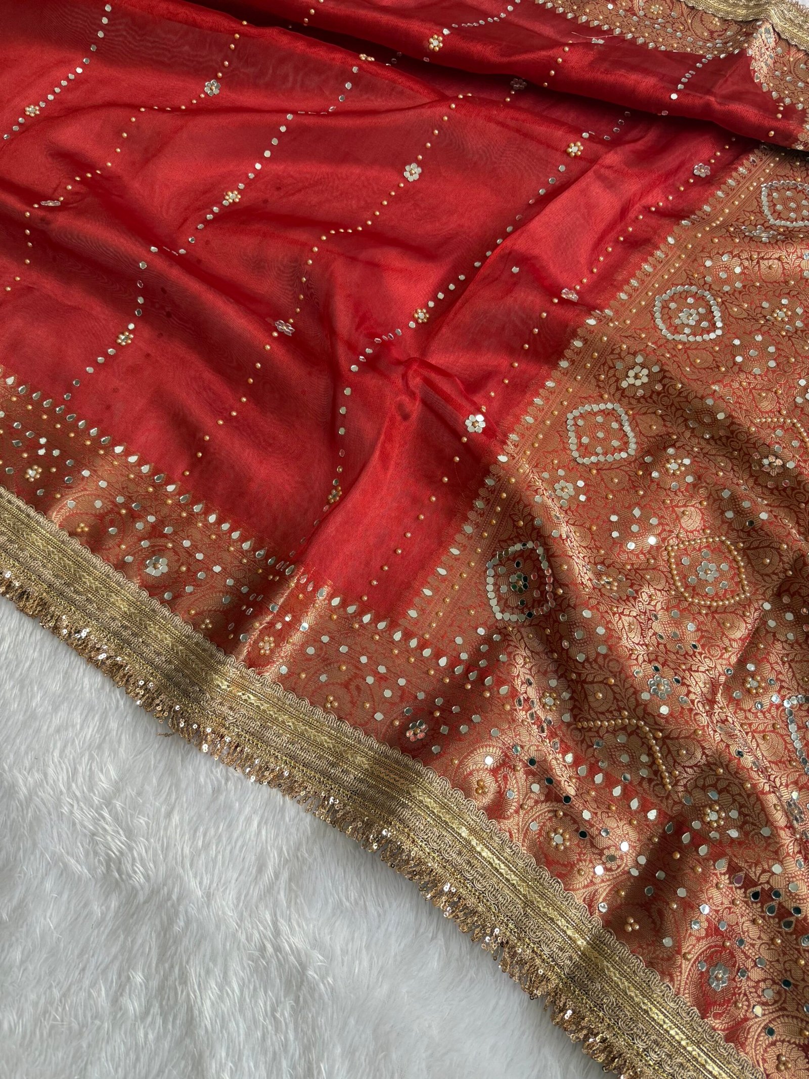 ✨Elegant Red tissue saree✨