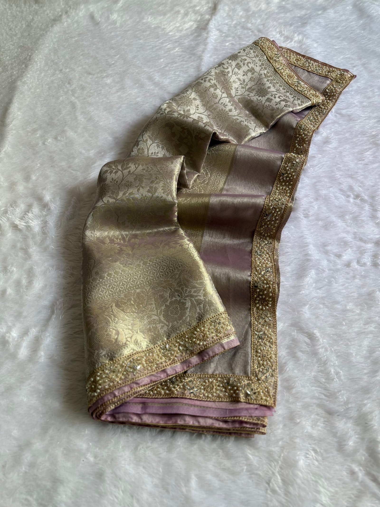 ✨ *Premium Tissue Saree – Elegant & Graceful Look*✨