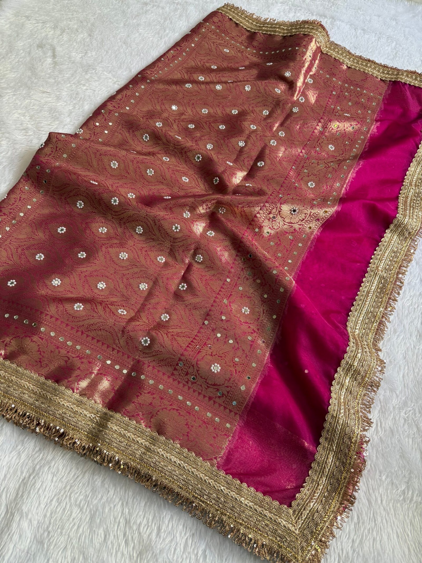 ✨ Stunning Pink Organza Saree ✨ - Image 2