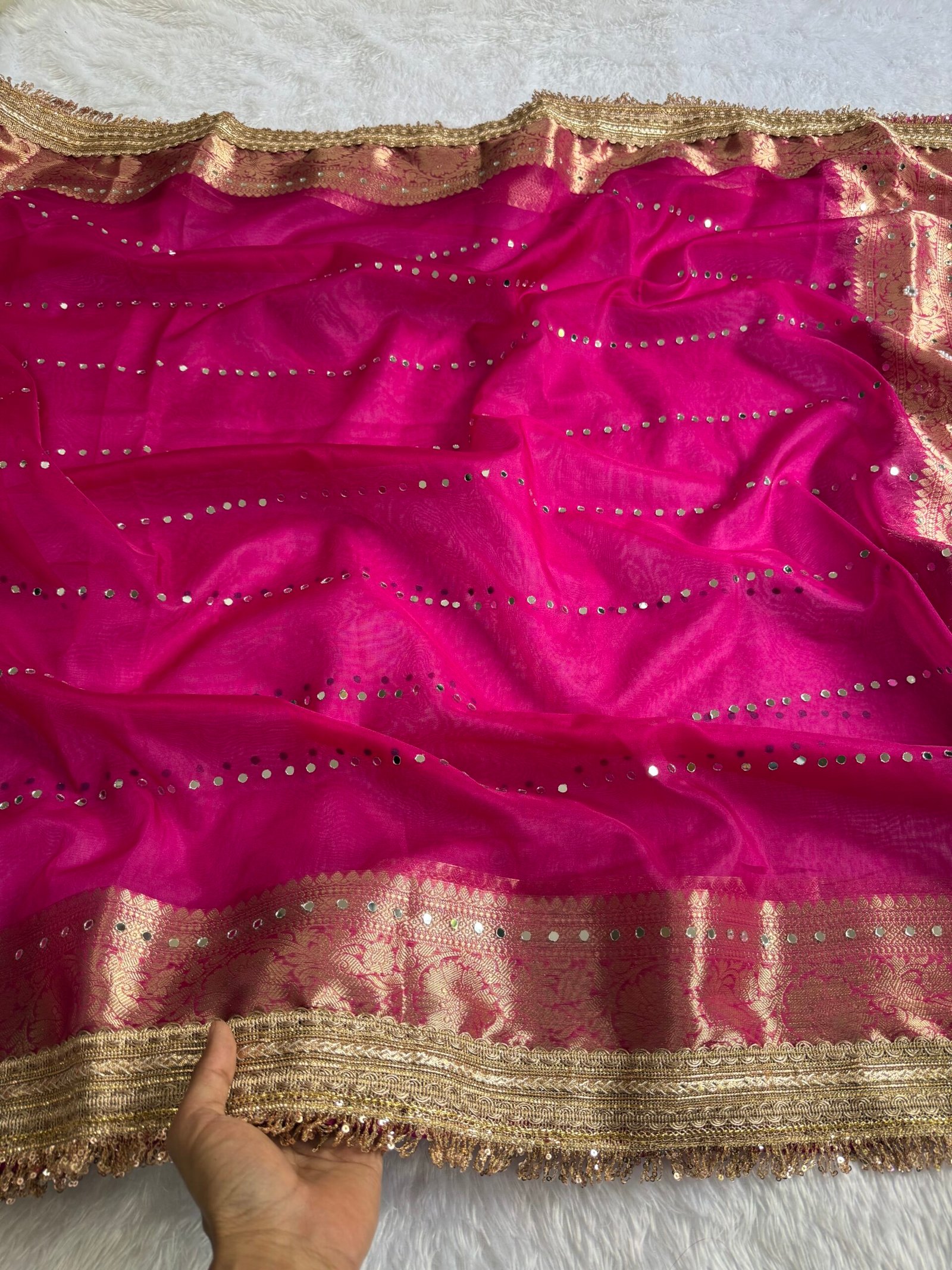 ✨ Stunning Pink Organza Saree ✨ - Image 3