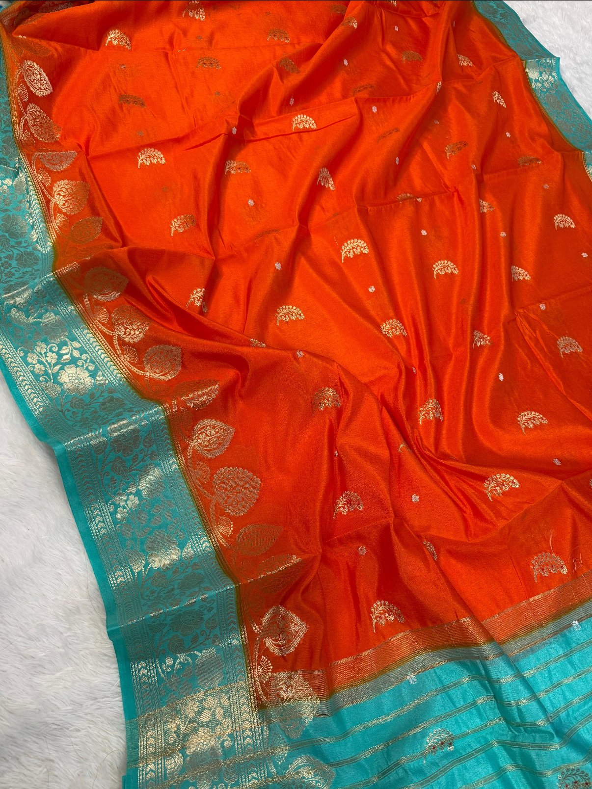 BANARASI DUPION SILK SAREE - Image 4